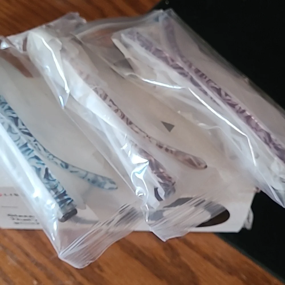 3 Prs Of Readers (350), Holders & Cleaning Cloths, NWT